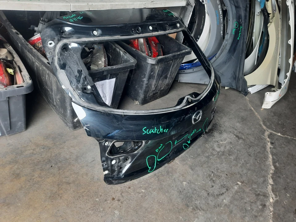 2014 - 2018 MAZDA 3 HATCHBACK LIFTGATE TAILGATE HATCH SHELL OEM USED Foto 3 de 4