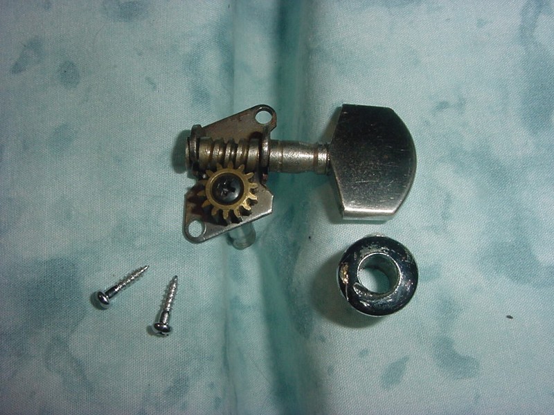 VINTAGE MIJ GUITAR PARTS /TEISCO UNIVOX TUNER PARTS / TUNING MACHINE KEY