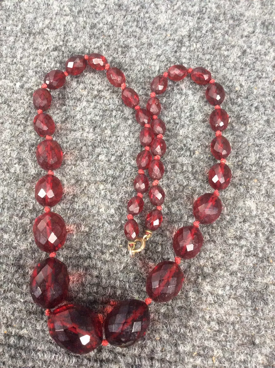 Red on sale bakelite necklace