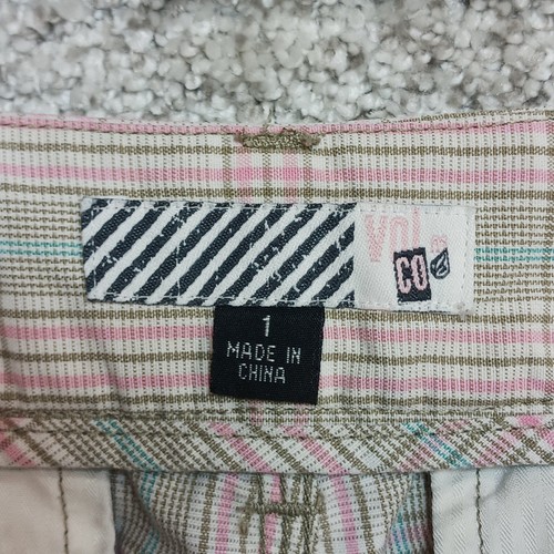 Volcom Shorts Womens Size 1 Pink Plaid Slash Pockets Bermuda Travel - Picture 10 of 13