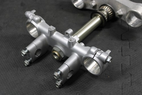 2004 SUZUKI DRZ250 OEM FRONT FORKS LOWER UPPER TRIPLE TREE STEM CLAMP MINT! - Picture 5 of 8