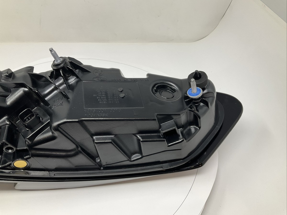 BMW XM LH LEFT DRIVER SIDE 2023 2024 LED TAILLIGHT OEM BMW XM LH LEFT DRIVER SIDE 2023 2024 LED TAILLIGHT OEM
