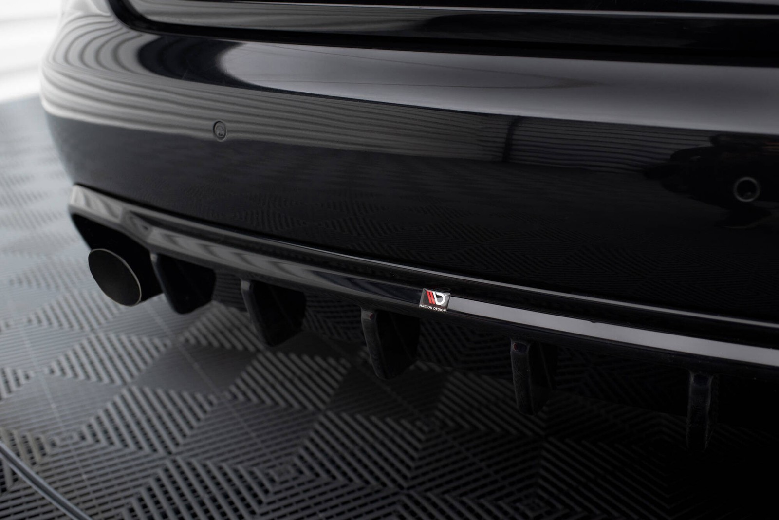 Diffuseur Maxton pour Audi A4 B8 en ABS premium noir mat avec jupe arrière intégrée