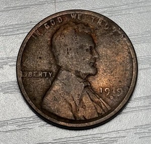 1919 D Lincoln, Wheat Ears Penny. Looking for a Home. Nice For Any Collection.