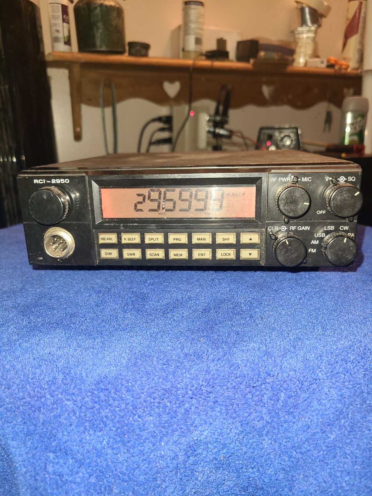 RANGER RCI 2950 HAM RADIO TRANSCEIVER Powers UP but Untested Further For Parts