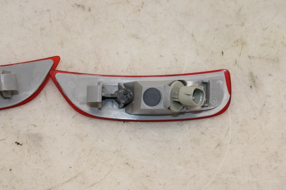 Juego de luces marcadoras traseras Mazda MX-5 Miata 2016-2023 OEM KH19 Foto 4 de 4