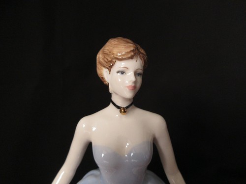 Rare Coalport Figurine Emily "Evening Elegance" Limited Edition - Foto 7 di 12