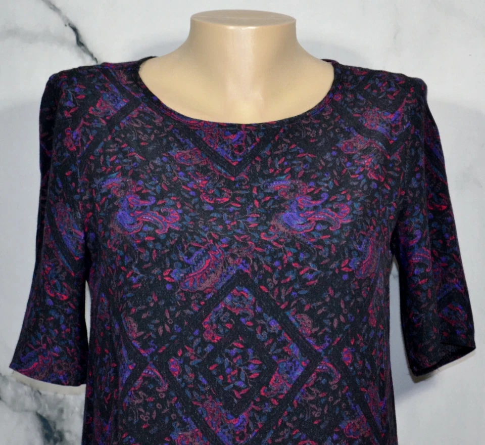 Vestido STARING AT STARS Negro Magenta Violeta Estampado XS Mangas Cortas Sin Forro Foto 2 de 4