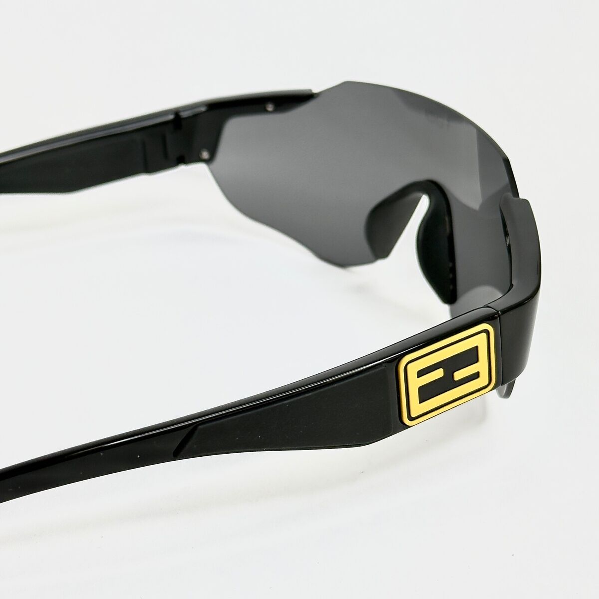 FENDI SPORT Baguette 40088 Black Yellow Wrap Lanyard Mask FENDI SPORT Baguette 40088 Black Yellow Wrap Lanyard Mask