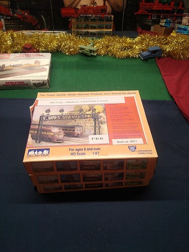 HO Scale Large Lot Freight Cars Track Wire Pipe Loader Fence Bridges Houses L/N - Picture 16 of 21