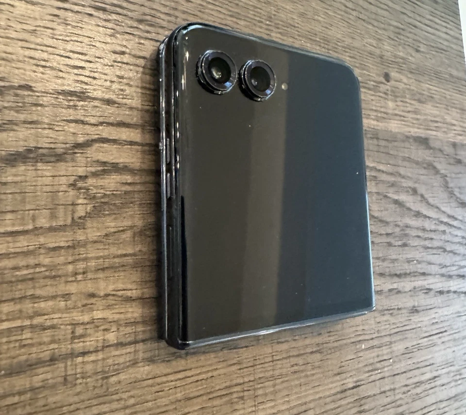 Motorola RAZR Plus 5G (2024) XT2451-2 256GB Black (AT&T) Unlocked Good - Image 3 of 4