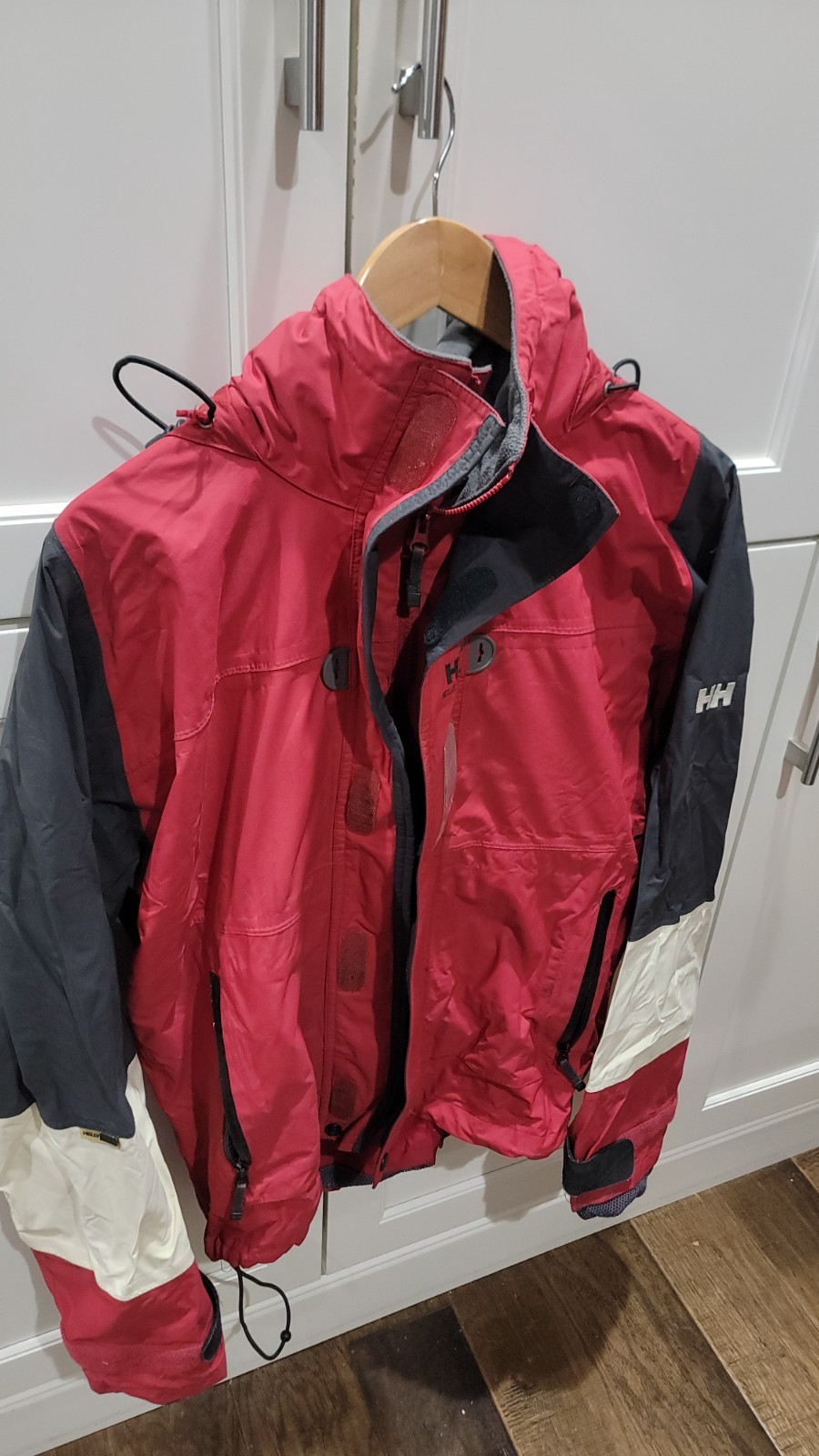 Helly Hansen Waterproof Jacket: Skiing, Snowboard… - image 3