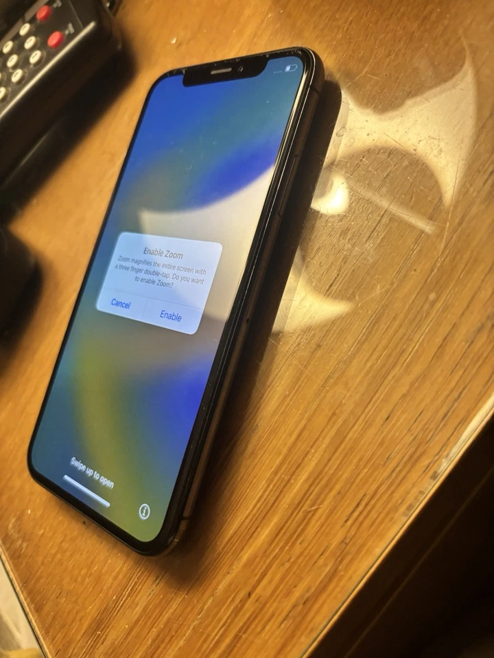 Apple iPhone X · 128GB, photo 2 of 4