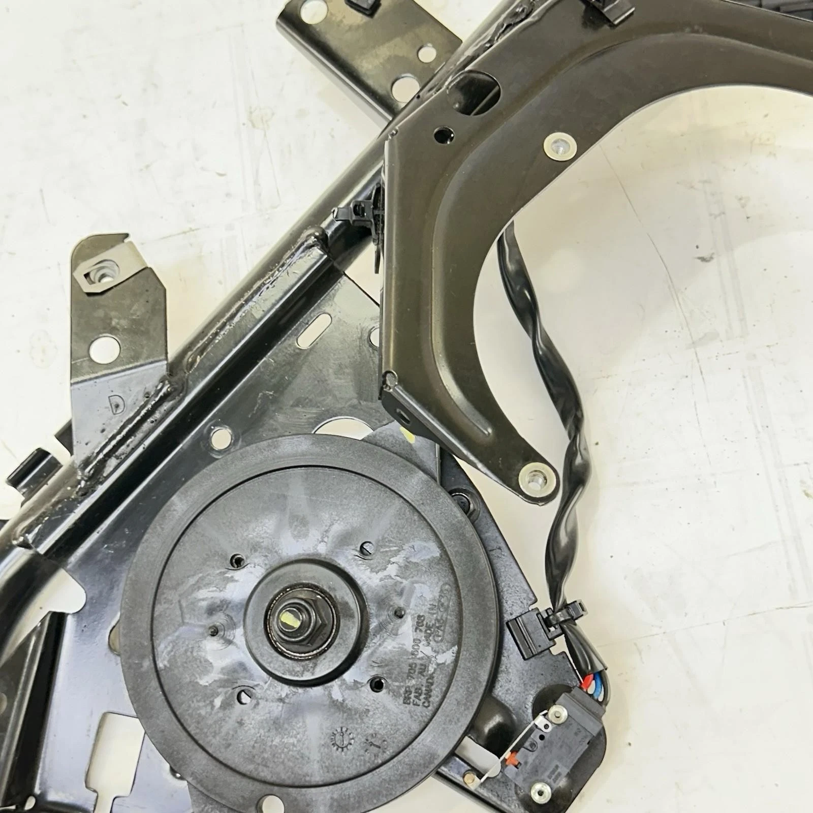 2016 CAN-AM SPYDER RT RIGHT SIDE BRACKET FRAME SUPPORT ASSY BLACK STOCK