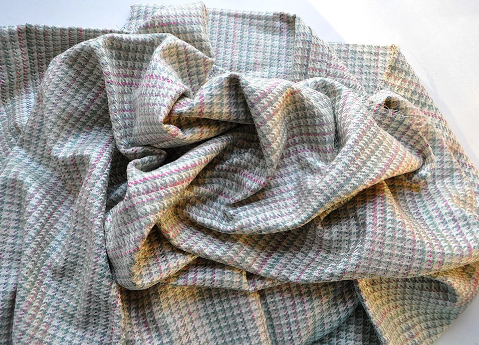 Sage Green & Berry 100% Silk Woven Houndstooth Suiting Yardage 3 Yd 45 W Luxury - Image 4 of 4