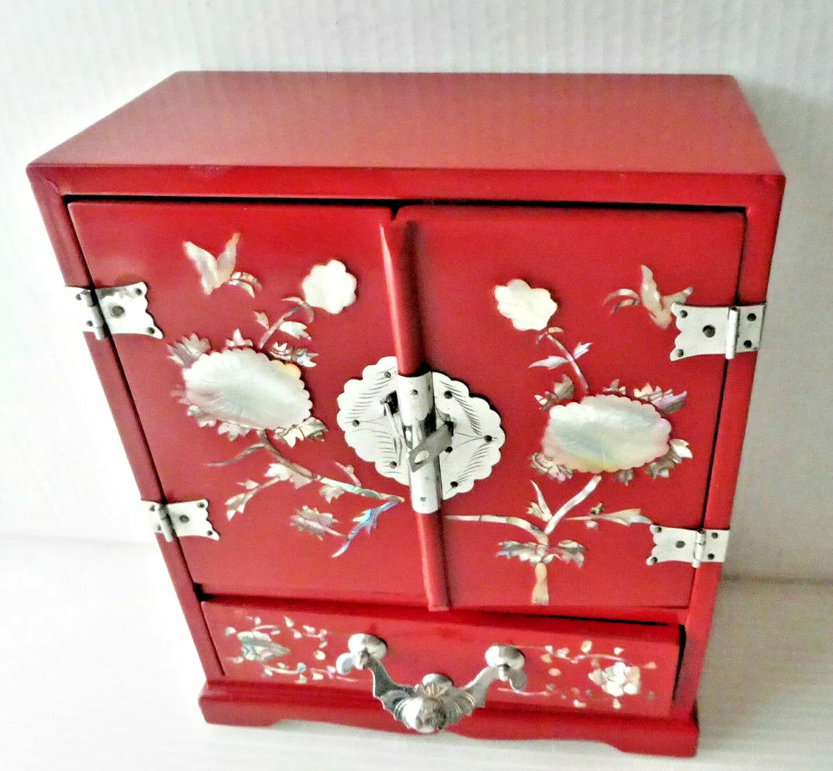 Mother of Pearl Inlay Art Butterfly Flower Lacquer Wood Lock Key Jewelry Trinket Treasure Box Case Chest並行輸入