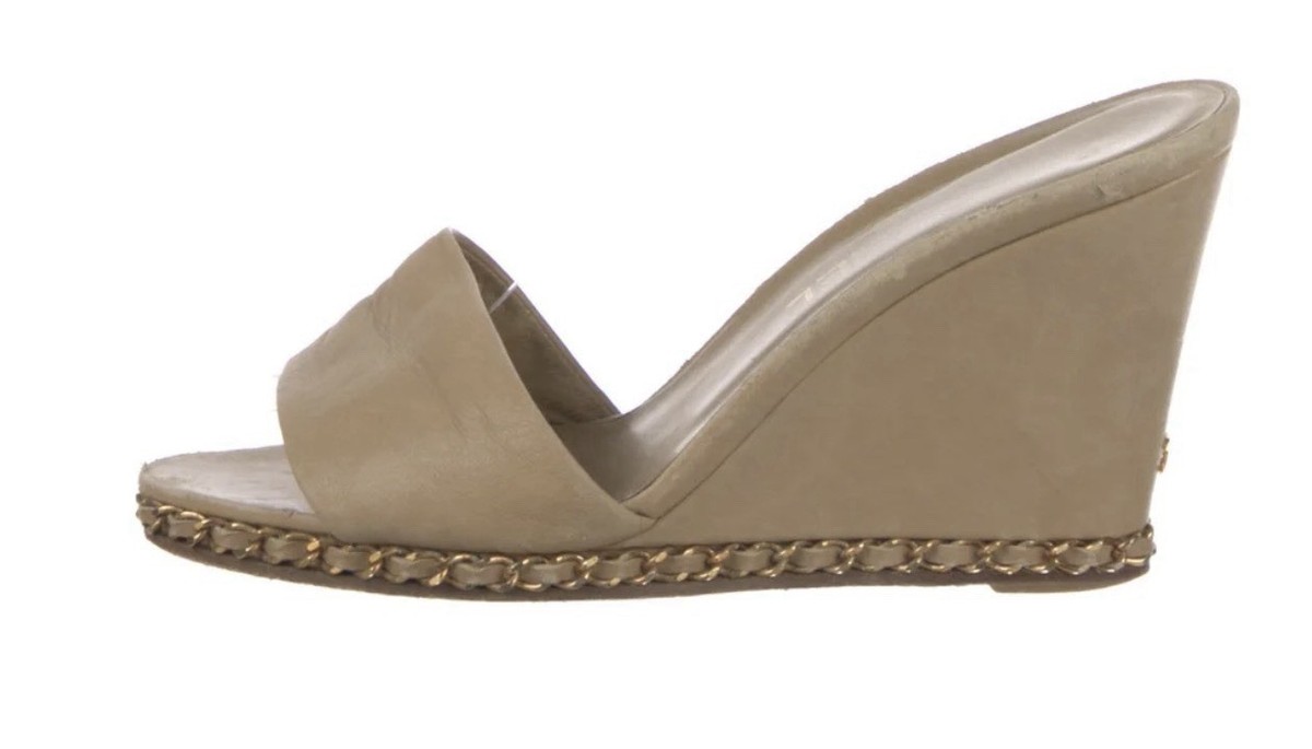 Chanel Vintage Interlocking CC Logo Slides Sandals Shoes Summer Beige Neutral View 3