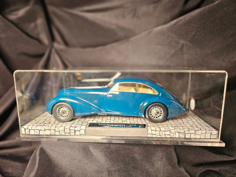 MINICHAMPS 1938 Bentley Embiricos Blue 1:18 Scale Inv. #4781 - Image 3 of 4