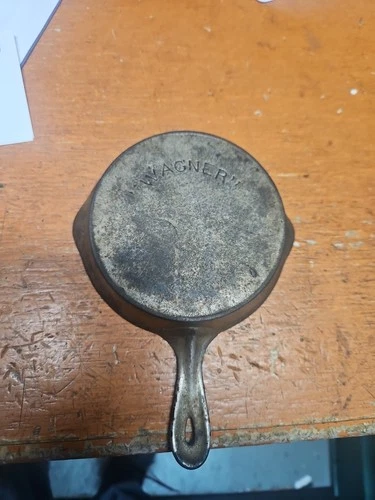 "WAGNER" ARC Logo #0 Toy Salesman Sample Miniature Cast Iron Skillet 1900-1910