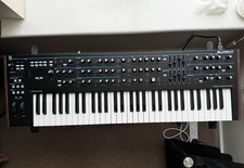 Novation Summit 16-Voice Polyphonic Synthesizer with Decksaver and Carry Case