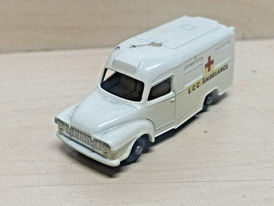 Matchbox Lesney 1-75 No. 14 LOMAS AMBULANCE