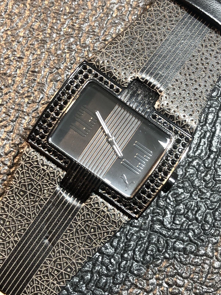 Reloj Puma Negro Damas Bisel Gemado Correa Cuero Grande Batería Nueva Foto 2 de 4