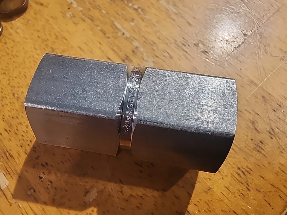 New Swagelok SS-8FK0-6 Medium Pressure Union - 1/2” Tube OD - 316 Stainless - Image 4 of 4