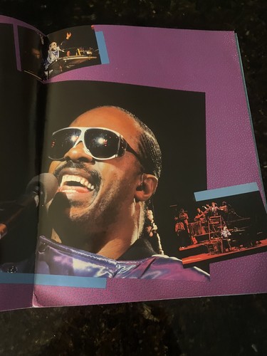 Stevie Wonder In Square Circle VINTAGE Concert Program - Picture 6 of 8