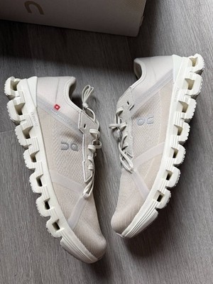 On Running X 4 AD - Größe UK9 - Pelican Ghost - Brandneu im Karton