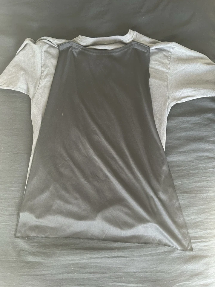 Batman Kids' T-Shirt with Detachable Cape Graphic Design - Image 2 of 4