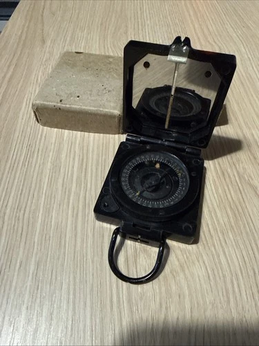 Original British WW2 Military Issue Compass: Magnetic Marching Mk1, TG  CO LTD