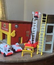 Fisher-Price 1980 Play Family Fire Station 928 in Box