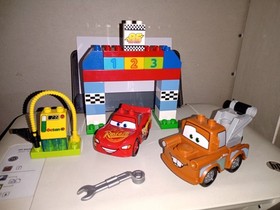 LEGO DUPLO DISNEY CARS CLASSIC RACE LIGHTNING  MCQUEEN & MATER SET# 10600 (READ)