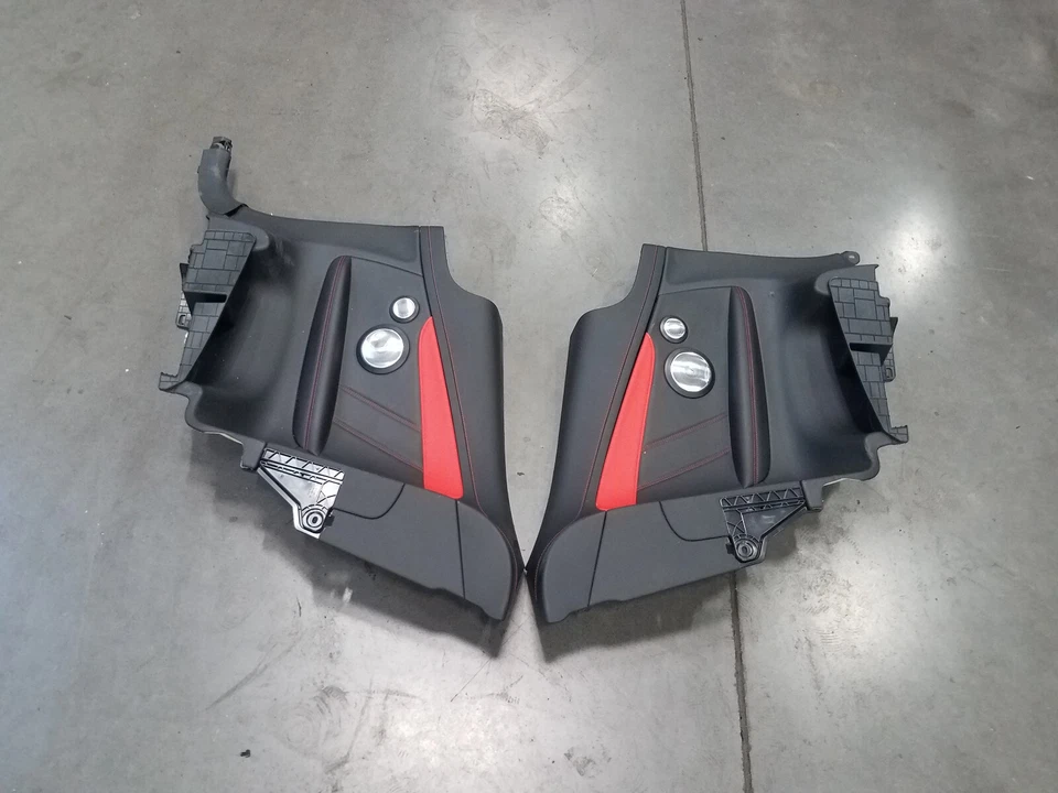 2017 Mercedes AMG C 63 S Rear Interior Trim Quarter Panels #4347 i5 — 第 3/4 张图片