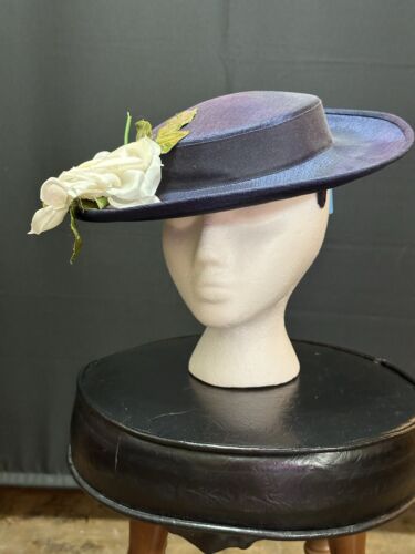 Vintage lata 50. niebieski słomkowy kapelusz z białą różą - Zdjęcie 1 z 6