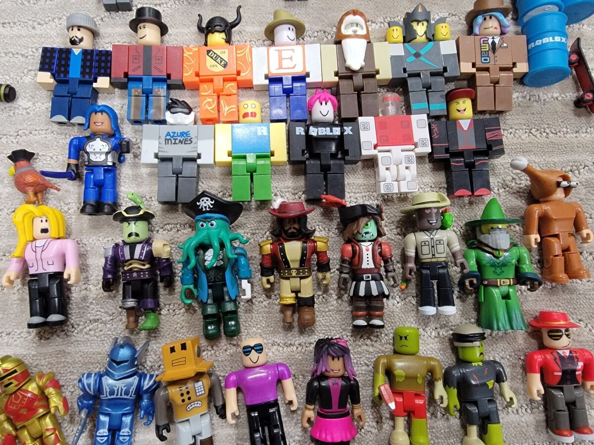 Minecraft, Roblox Figure Lot