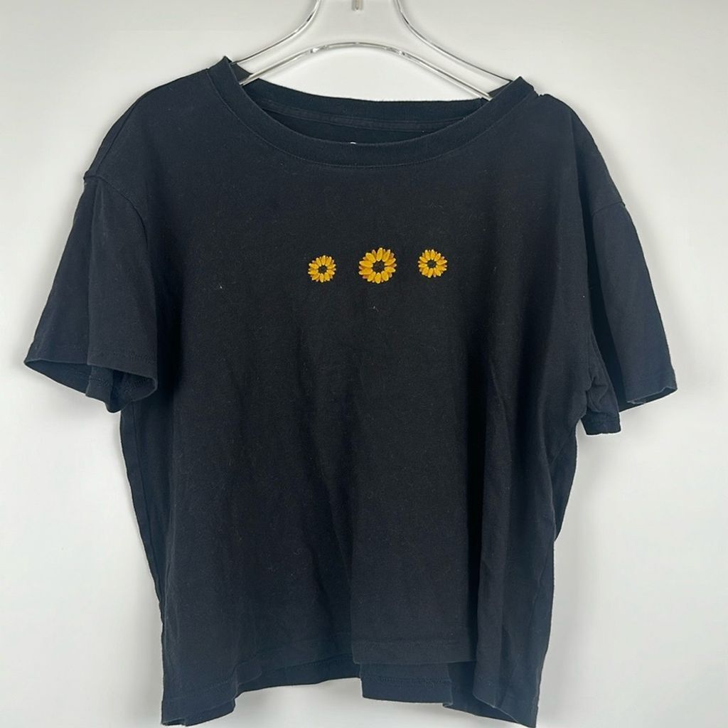 Hollister Black Cropped Short Sleeve Tee Shirt Sunflowers Size