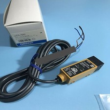 Brand New in Box Omron E3S-R2B4 Photoelectric...