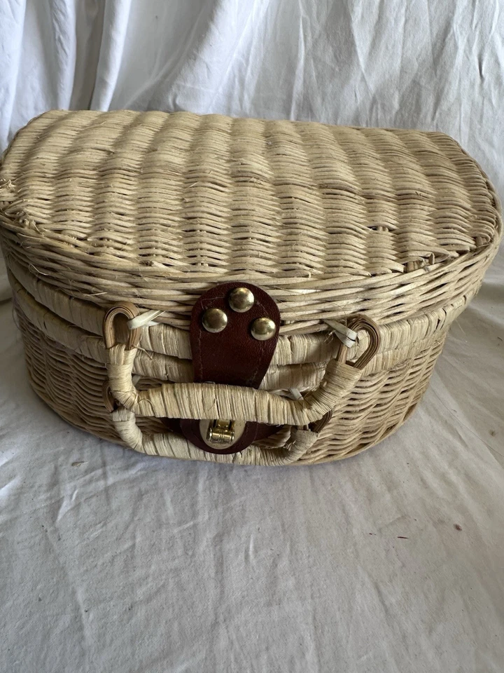 Pansie Mini Tea Set Picnic Basket. 15 Pc. Please See Details. Used - Image 2 of 4