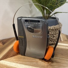 Sony Walkman WM-FX323 FM/AM Radio Cassette Player Headphones Tested Works