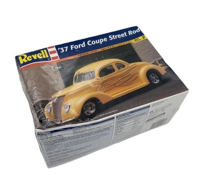 Vintage 2000 Revell 2598 1/24 Scale '37 Ford Coupe Street Rod Plastic Model Kit
