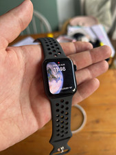 Apple Watch Series 6 40mm Black Aluminium Case 32GB GPS Black Silicone Band