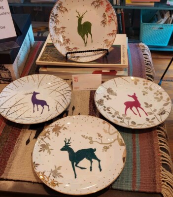 NIB MMA The Met Asian Woodlands Dinnerware, Set Of Deer Theme Plates Gold Trim