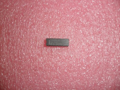 D82284-6 12 MHZ PROCESSOR SPECIFIC CLOCK GENERATOR 18 PIN CDIP INTEL (LOT OF 1)
