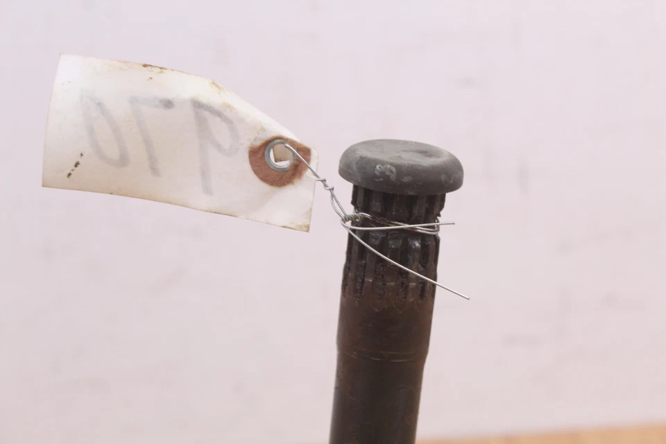 1997 年 YAMAHA VMAX 700 SX 左或右主轴/指关节 — 第 2/4 张图片