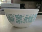 Vintage Pyrex 402 Amish Butterprint 1.5 Quart Mixing Bowl Turquoise White Retro
