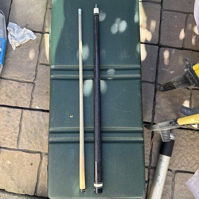 Vintage Dufferin Pool Cue 2 Piece Black Model 710  include Case