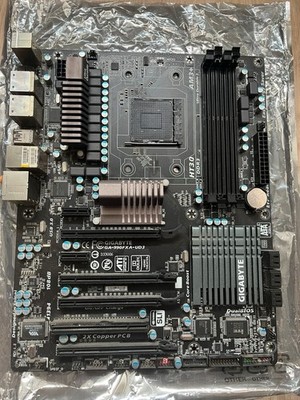 Gigabyte GA-990FXA-UD3 AM3+ Mainboard ATX AMD 990FX DDR3 USB3 SATA6G SLI