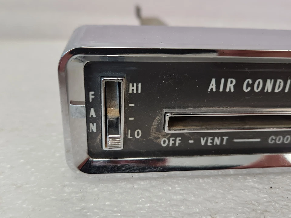 1959 1960 CADILLAC AIR CONDITIONER A/C CONTROL DASH UNIT temperature controls - Image 4 of 4