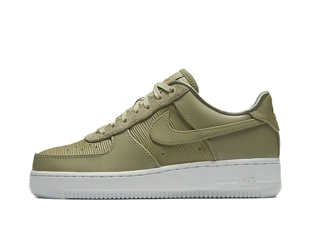 women's neutral sneakers